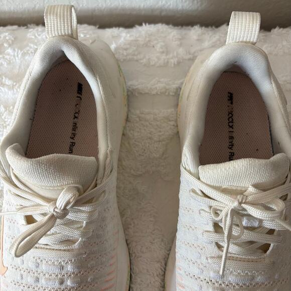 NIKE ReactX Infinity Run 4 Sail Crimson Tint Sz 8.5 Athleisure Running Jogging - Picture 2 of 7